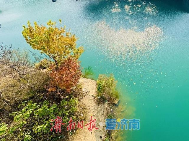 一年四季 泉在济南丨历阳湖碧水映天 成泉城“天然取景框”