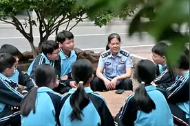 “警察妈妈”郭娟：上千留守少年的夜路“星辉”图片