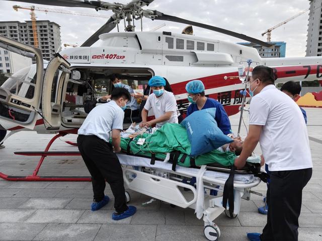 陕航集团秦汉通航完成陕西首例由医院自主定价收费的航空医疗转运
