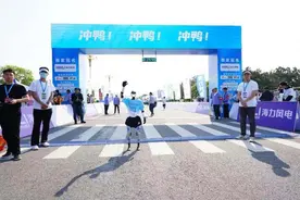 海力风电·2025乳山半程马拉松圆满举行图片