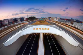 深圳首条海底隧道——妈湾海底隧道正式通车图片