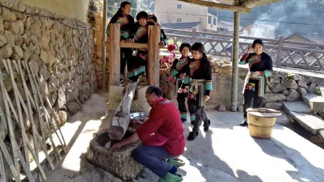 晚潮｜魅力岗石：探寻心灵安宁的古老畲韵