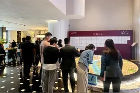新政落地首周，我们走访了上海楼市图片