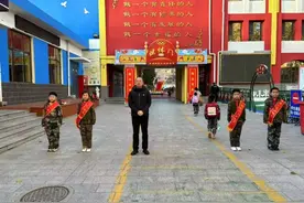 幸福南路小学多措并举，筑牢生命安全防线之校门治安篇图片