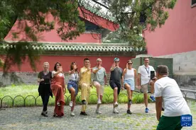 过境免签带热外籍人士中国行图片