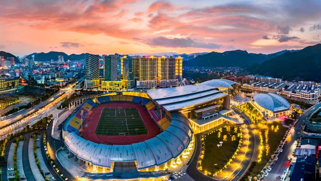 山水成画，步步是景！兴义一个山水养心的旅居秘境