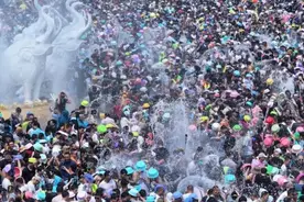 有人提前100天订票，泼水节又“火”了图片
