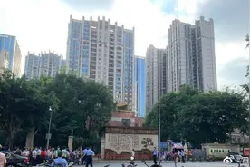 探访成都地铁施工事故现场：已警戒，附近学校有序放学图片