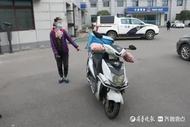 济南一女子骑电动车撞人后逃逸，交警追逃16天图片