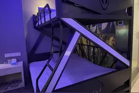 实探｜电竞酒店的财富密码：两百多元“包夜”，上下铺配顶配电脑图片