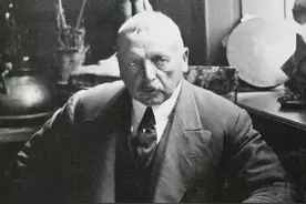 北欧著名的素描大师，寥寥数笔就能捕捉到人物的神态图片