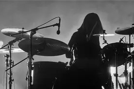 草东没有派对乐团鼓手蔡忆凡去世，年仅26岁图片