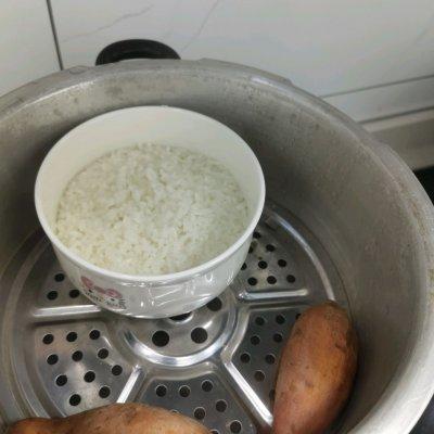 高压锅蒸饭健康营养、不油不腻，一家人晚饭吃真舒服