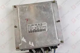 奔驰ESP系统核心ECU模块拆解：错落有致的器件布局和行云流水的PCB布线，涨知识了图片