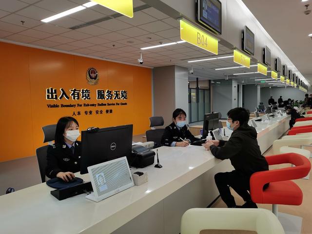 企业群众办事“只进一扇门”成都高新区政务服务中心新址启用