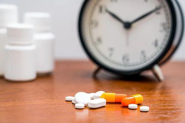 这些药不能和牛奶一起服用，伤身