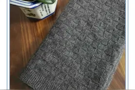 经典款百搭男式棋盘格围巾（有编织说明）图片