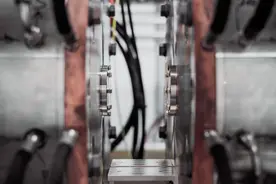 宁德时代启动钙钛矿中试线，电池“新宠”获资本、龙头企业青睐图片