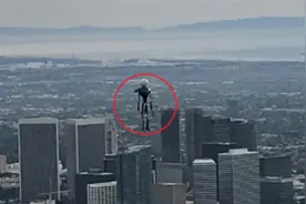 洛杉矶机场附近频现神秘飞人，FBI调查后称“可能已破解谜团”图片