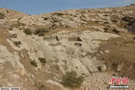 伊拉克发掘出2700年前酿酒厂 首次出土葡萄酒压榨器图片
