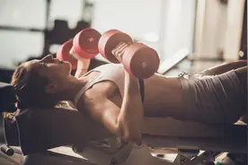 力量训练别再只盯着大重量，练好小重量才能步步为营图片