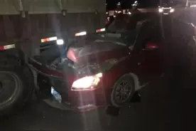 拼车成“拼命”！网约顺风车高速公路遇事故，乘客被卡车内奄奄一息图片