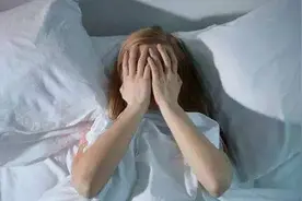蹲久了起立眼前发黑 是心脏的问题吗？图片