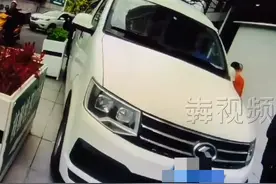 黑救护车在湘雅医院门口被举报！市民：这也仿得太粗糙了吧图片