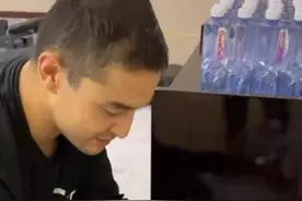 CBA球员西热力江怒批：矿泉水喝一口就扔，这是职业球员该干的事吗？CBA联盟发声图片