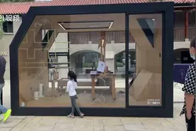 挑战透明玻璃房独处24小时，有人专从外地赶到上海！他们在这里都经历了什么？图片