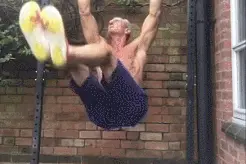 健身的人老了有多猛，一身肌肉秒杀80%的年轻人，看完你输了？图片