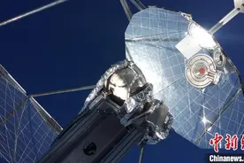 化气为油？国际最新研发出用阳光和空气生产燃料实验系统图片