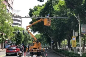 云浮城区：违法使用远光灯取证系统已上线图片