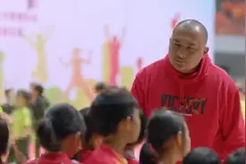 第八届全国道德模范赖宣治：一位老师 一根绳子 一段教育传奇图片