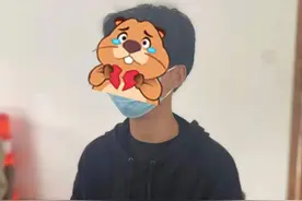 “鬼火少年”翘起车头狂飙电动车，还将视频发上网络“嘚瑟”图片