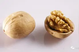 被门夹过的核桃，不能补脑图片