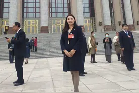 为折翼儿童修补翅膀“天使妈妈”陈燕梅获全国道德模范提名奖图片