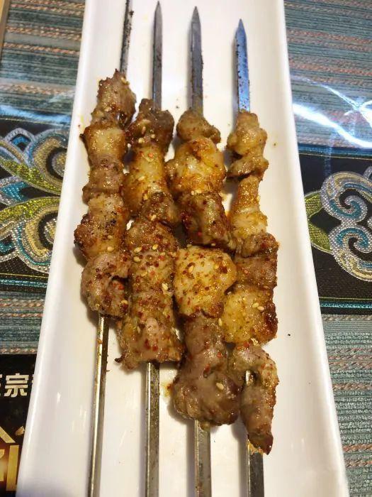 乐活美山羊奶身体滋润乳保湿吗