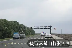 喊了那么多遍，还是出事了！今天凌晨，杭州江边有人抢潮头鱼被卷走图片