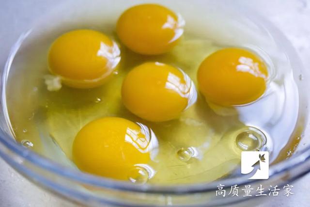 鸡蛋这样放冰箱，秒变毒蛋！10 个鸡蛋小知识一次说清，第一条就很有用