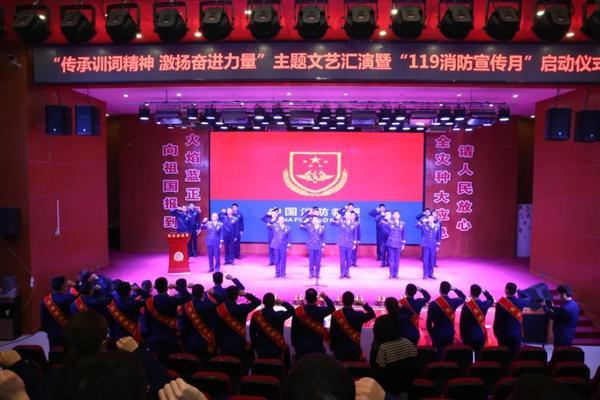 “志”敬蓝朋友丨上得了火场下得了厨房 消防员小哥哥技能大公开