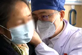 天天掏耳朵，女子耳道内长出恶性肿瘤！这些行为是诱因图片