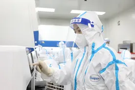 封面评论｜成都人，感谢你点亮的温暖之光图片