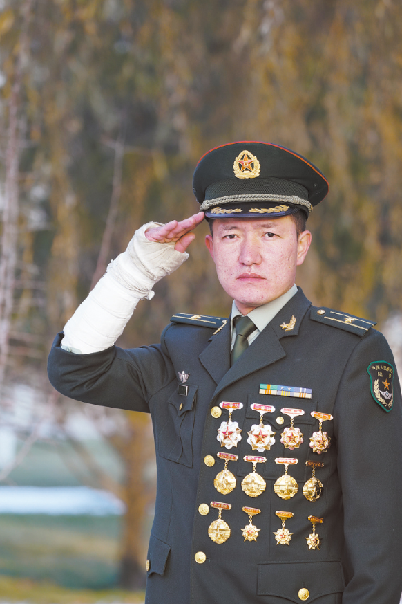 纸上站兵攻略（威震雪域的特战精兵如何炼成的身上23处伤疤掌握7种语言）
