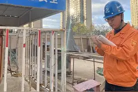 探访建筑工地上的“暴走哥”——每日两万步背后的坚守图片