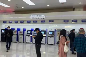 24小时不打烊，5分钟办理完驾驶证换照体检业务图片