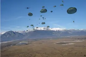 印度进行高原空降演习 印军空降兵实力如何？图片