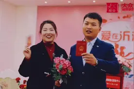 视频｜淄博发出全国首张使用居民身份证电子证照办理的结婚证图片