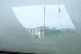 天一冷就车窗起雾？先别用手擦，试试这几招图片