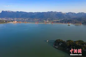 三峡库区“高峡平湖”秀美壮丽图片